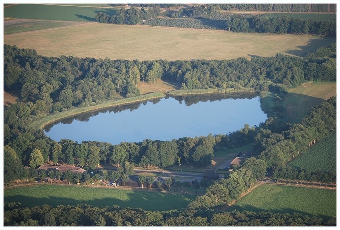 pingoruine-uddelermeer-luchtfoto